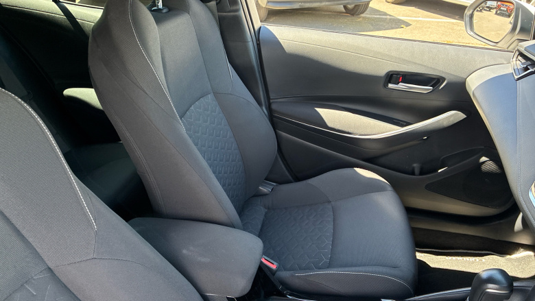 Toyota Corolla 1.8 VVT-i Hybrid Icon 5dr CVT Hybrid Hatchback
